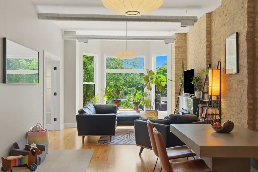 1245 W George Street #201, Chicago, IL 60657 - #2