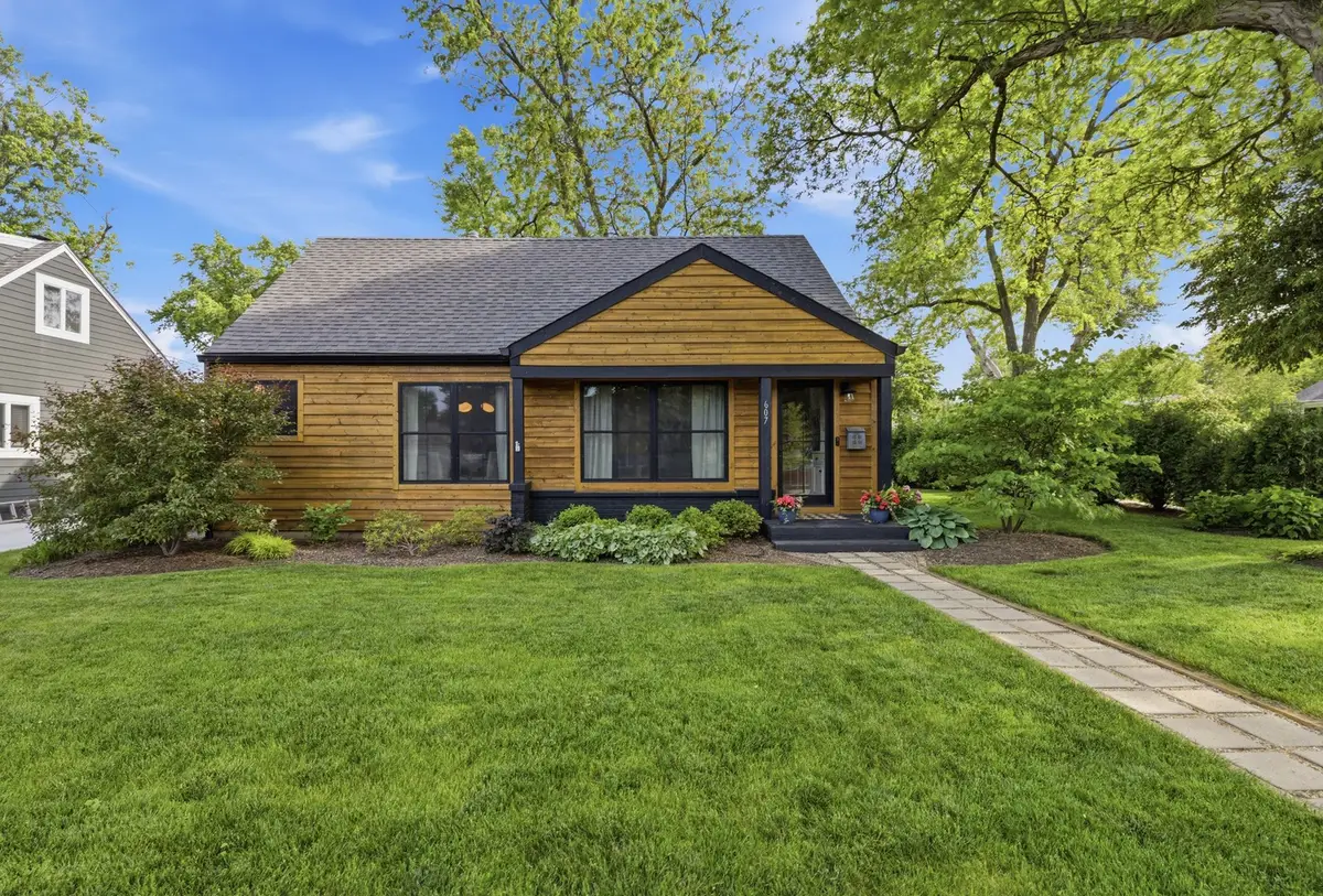 607 E Frederick Street, Arlington Heights, IL 60004 - #1
