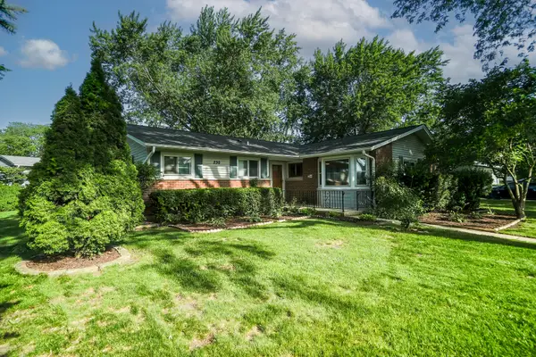 230 Fleetwood Lane, Elk Grove Village, IL 60007