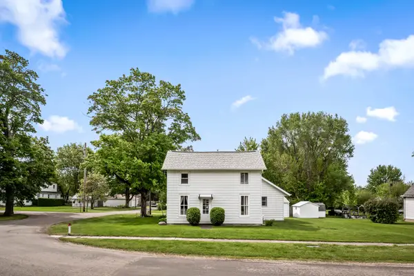 122 E Main Street, Stanford, IL 61774