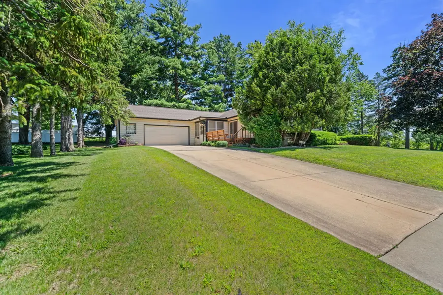 1533 S Harlem Avenue, Freeport, IL 61032 - #3