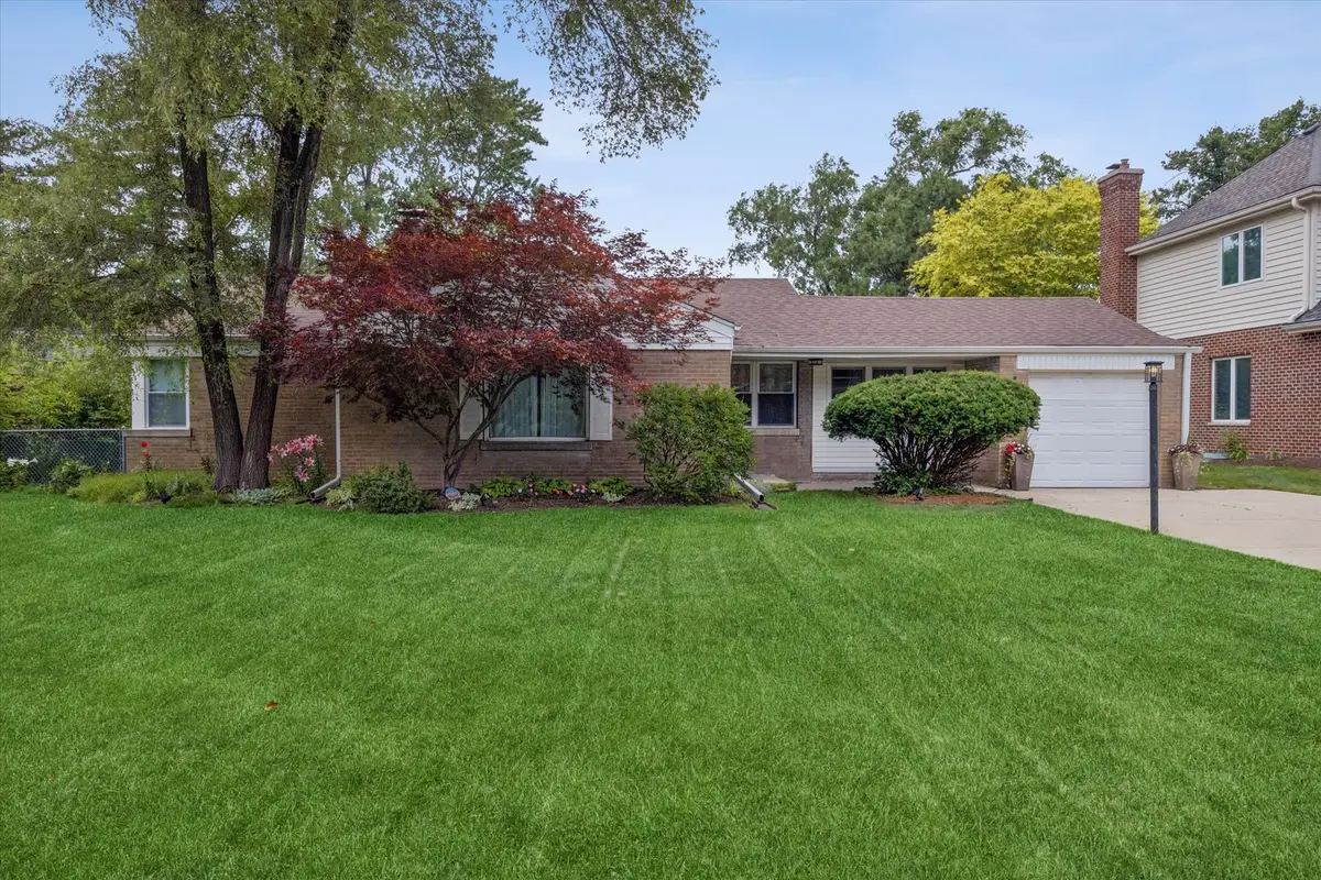 4812 Wolf Road, Western Springs, IL 60558 - #1