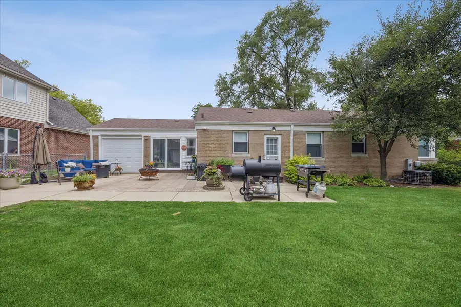4812 Wolf Road, Western Springs, IL 60558 - #3