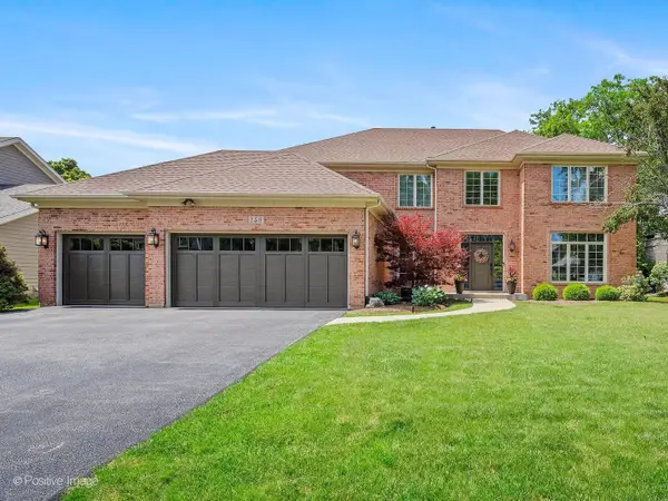 148 Hawkins Circle, Wheaton, IL 60189
