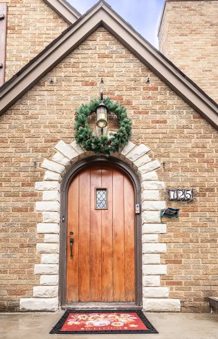 725 Augusta Avenue, Elgin, IL 60120 - #2