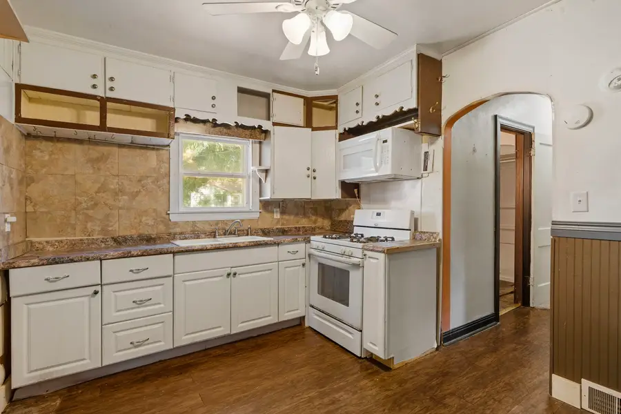 961 24th Avenue, Rock Island, IL 61201 - #3