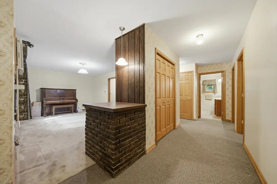 2087 Blackhawk Lane, Dixon, IL 61021 - #3