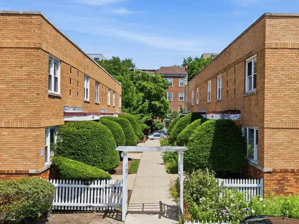 221 S Maple Avenue #C, Oak Park, IL 60302