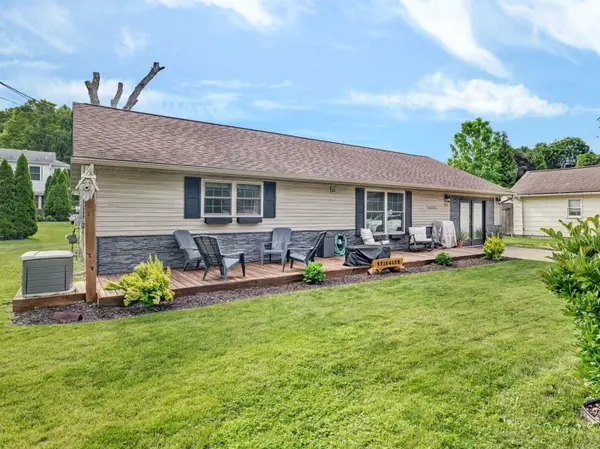 172 S Cash Street, Seneca, IL 61360
