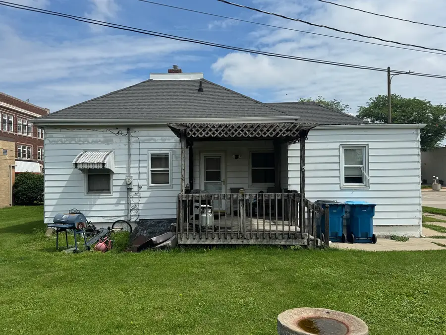 103 W Walnut Street, Oglesby, IL 61348 - #2
