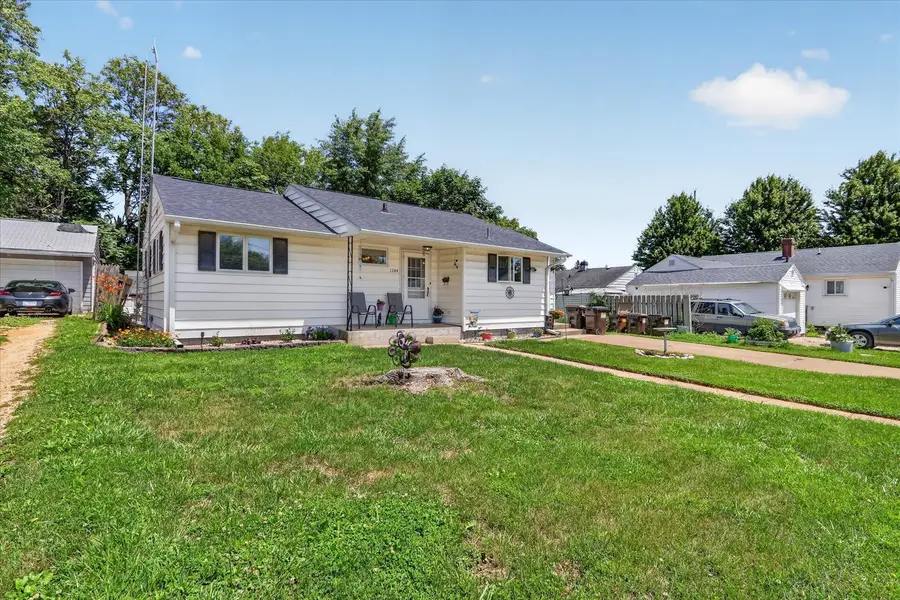 1204 W Violet Street, Freeport, IL 61032 - #3