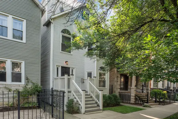 2527 N Washtenaw Avenue, Chicago, IL 60647