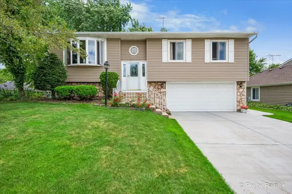 445 Harvest Lane, Roselle, IL 60172