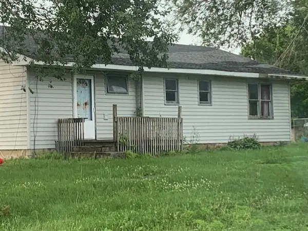 103 E 5th Street, Waynesville, IL 61778