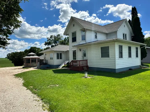 5827 Garden Plain Road, Fulton, IL 61252