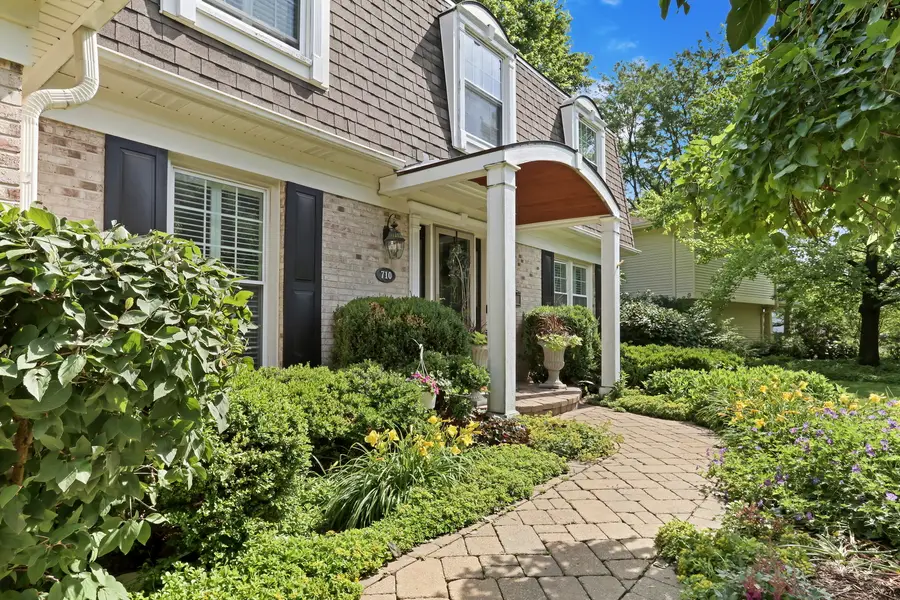 710 Fairlawn Avenue, Libertyville, IL 60048 - #3