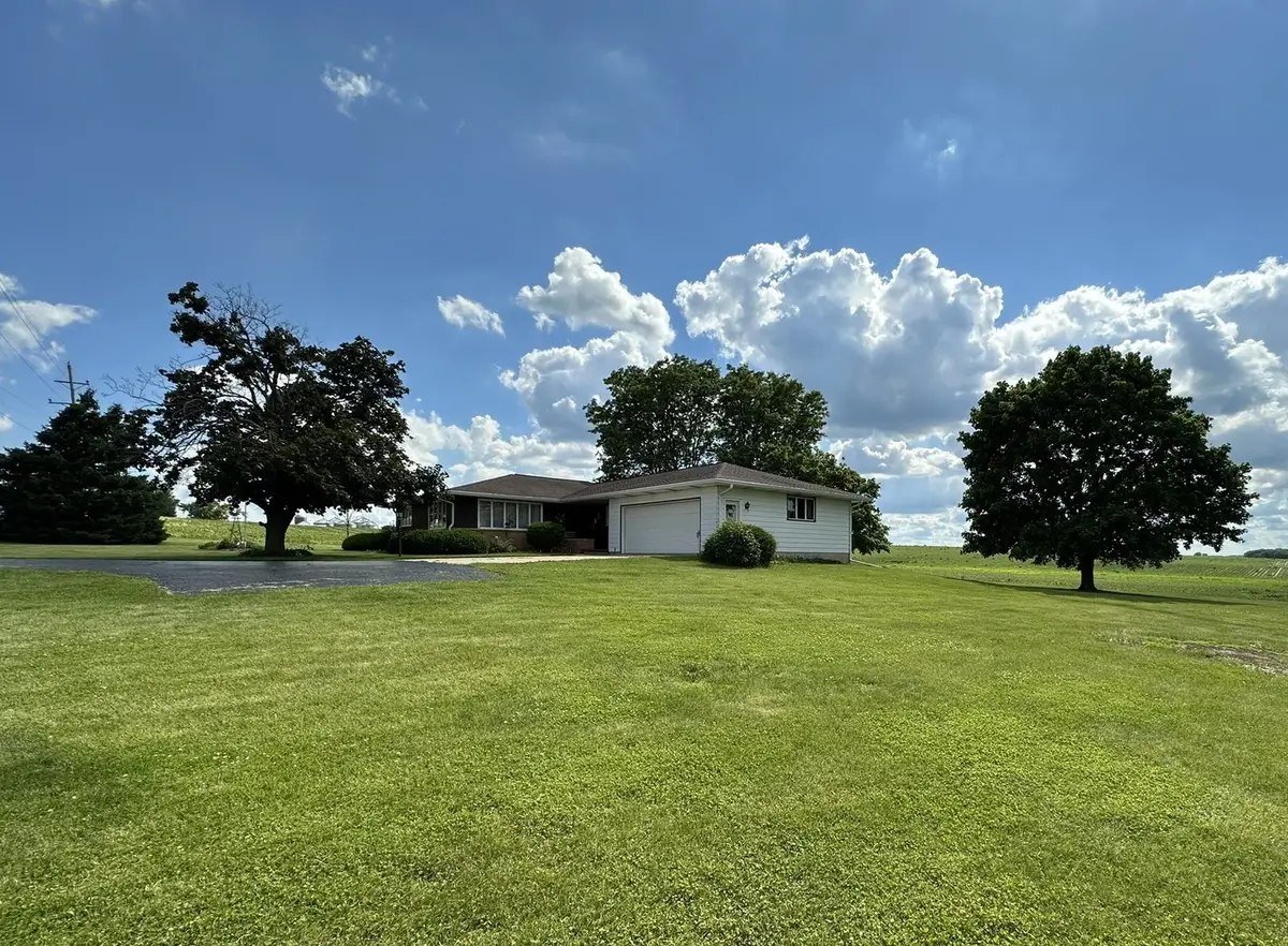 4430 Il Rte 26 N, Freeport, IL 61032 - #1