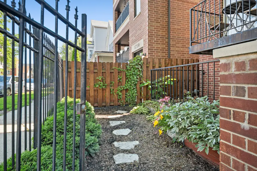 1712 N Albany Avenue #1, Chicago, IL 60647 - #2