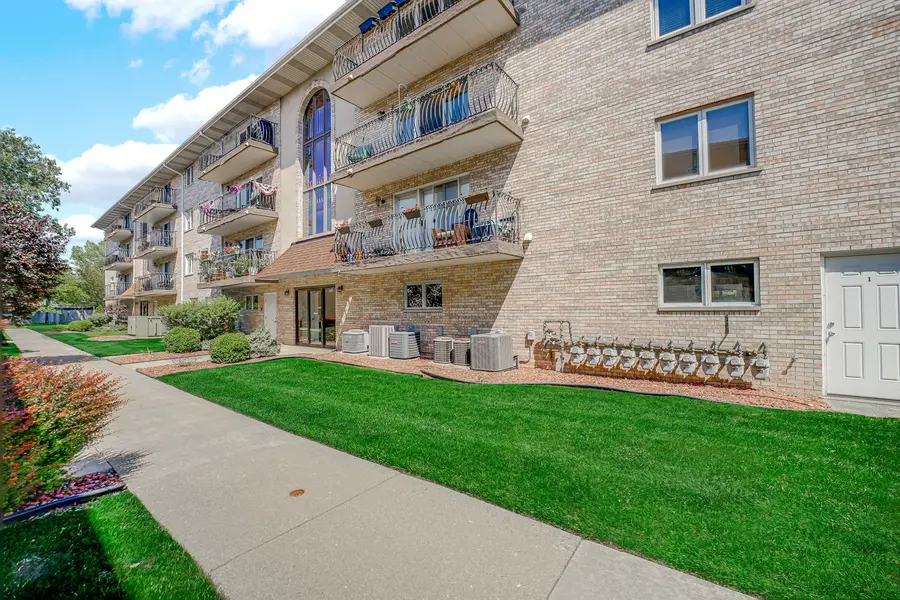 6264 S Gullikson Road #4A, Chicago, IL 60638 - #2