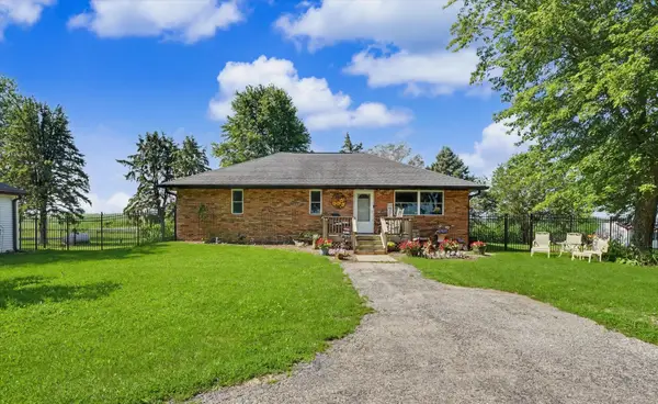 1413 E 2950 North Road, Mansfield, IL 61854