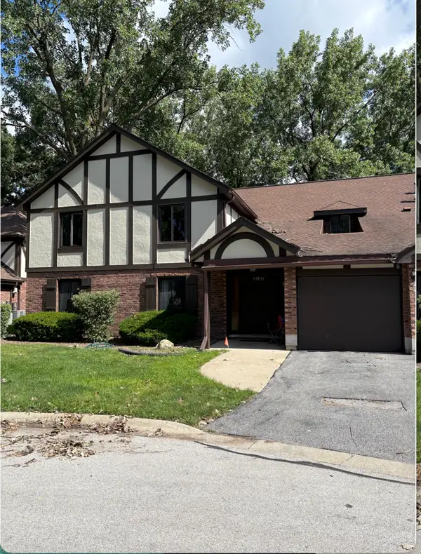 11211 Sycamore Lane #62D, Palos Hills, IL 60465