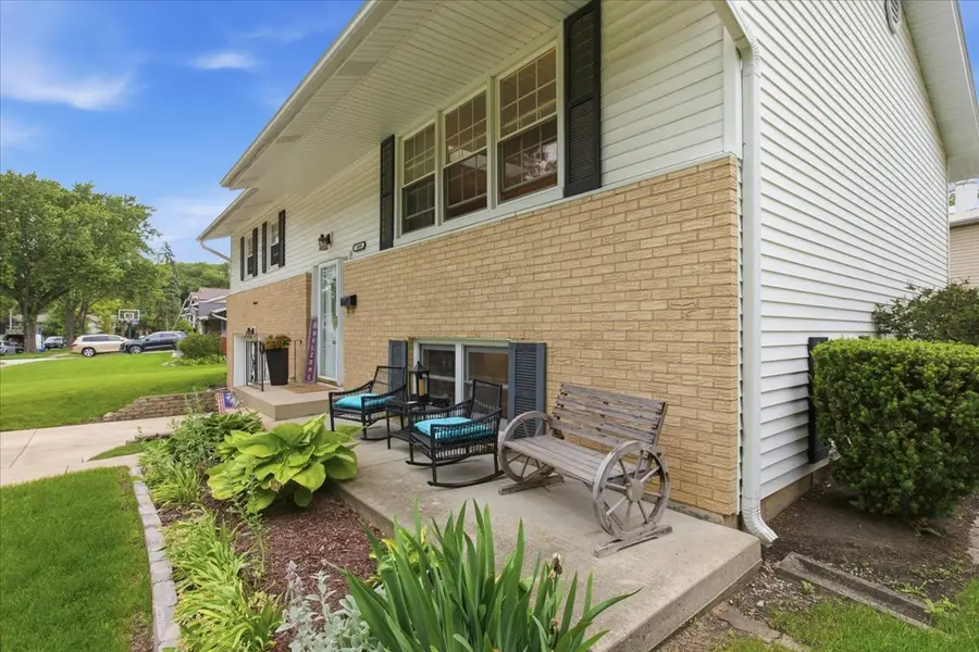 1049 E Fosket Drive, Palatine, IL 60074 - #2