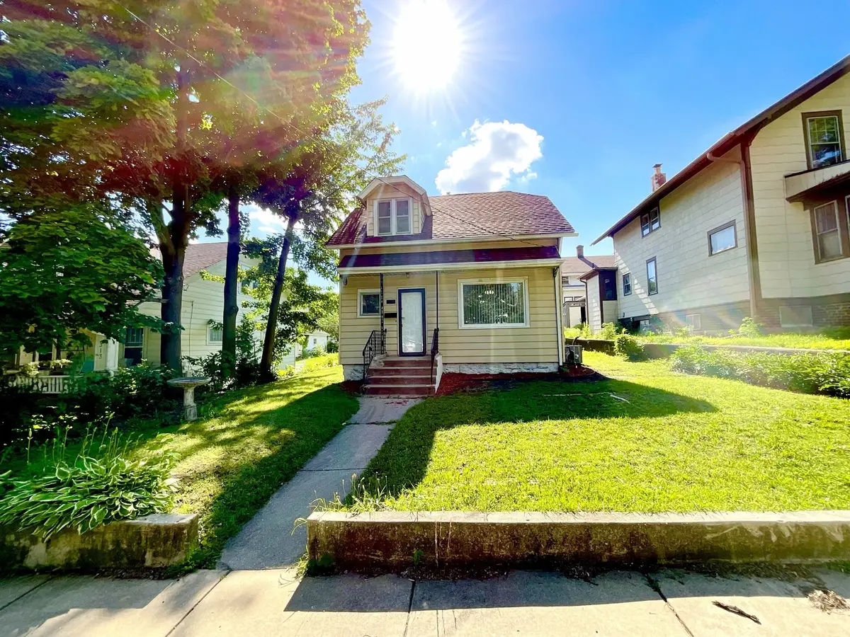 307 Washington Street, Rockford, IL 61104 - #1