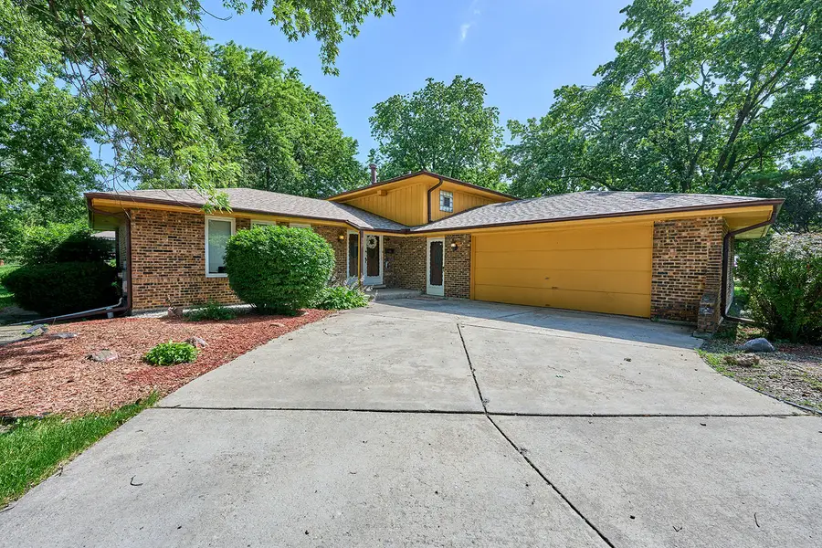 385 E 162nd Street, Harvey, IL 60426 - #2