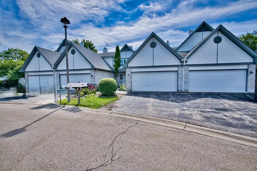 1506 Fernwood Court, Gurnee, IL 60031 - #2