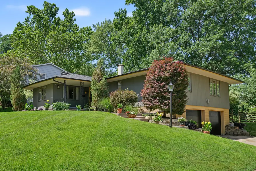 2606 Fairhaven Road, Davenport, IA 52803 - #2