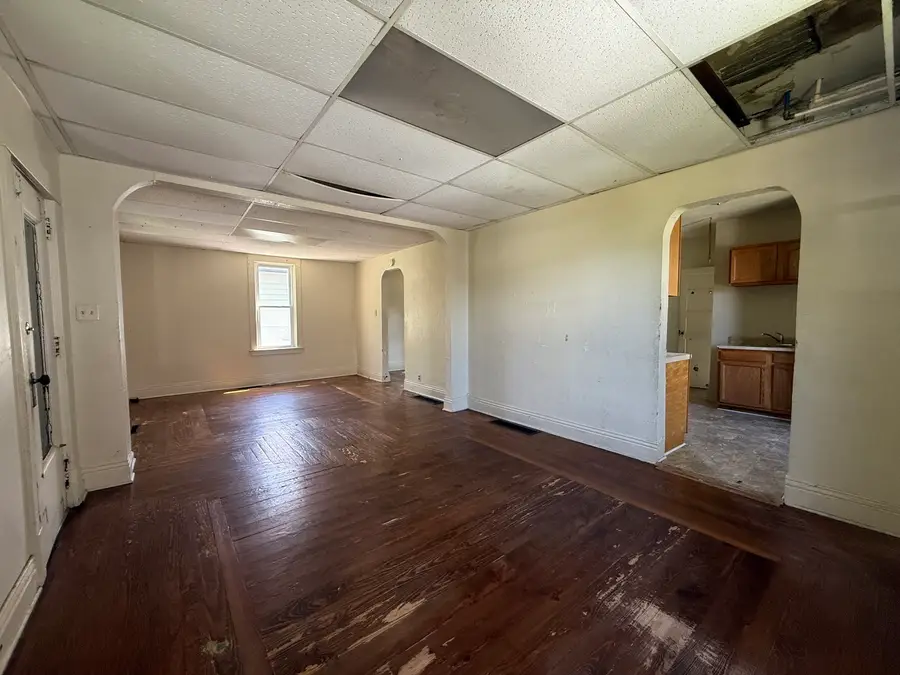 1355 S 7th Avenue, Kankakee, IL 60901 - #2