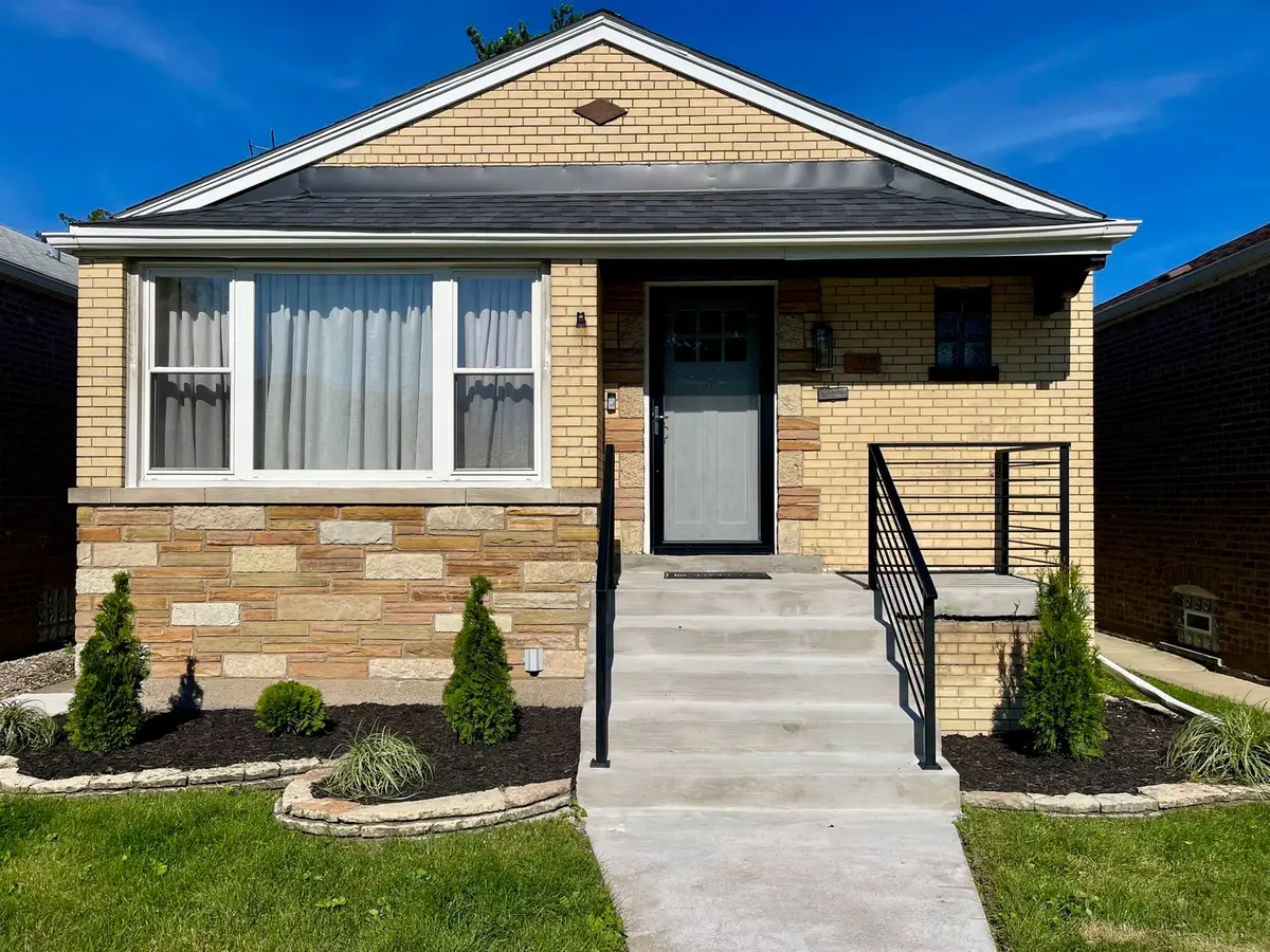 8739 S Bennett Avenue, Chicago, IL 60617 - #1