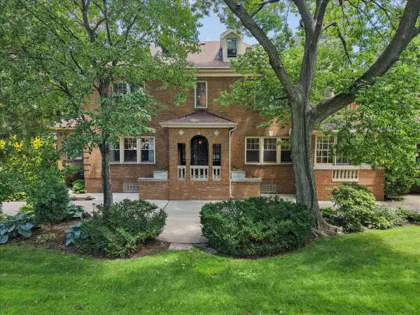 5873 N Forest Glen Avenue, Chicago, IL 60646
