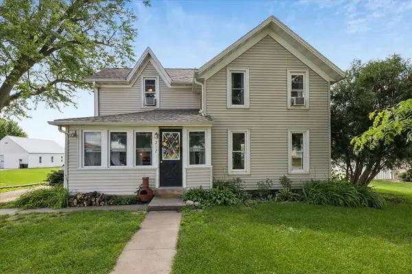212 Main Street, Delmar, IA 52037
