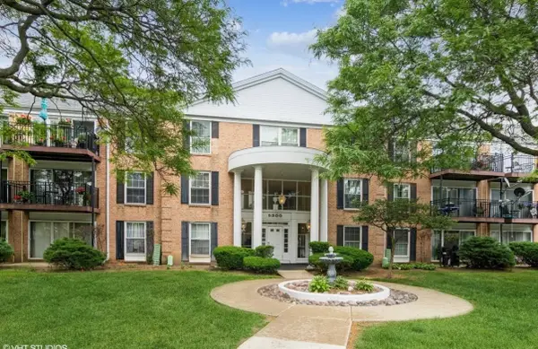 5300 Carriageway Drive #203, Rolling Meadows, IL 60008