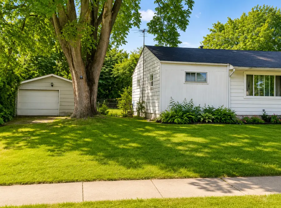 2127 Indian Road, Waukegan, IL 60087 - #2