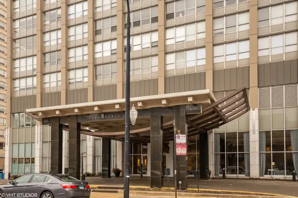 655 W Irving Park Road #2213, Chicago, IL 60613