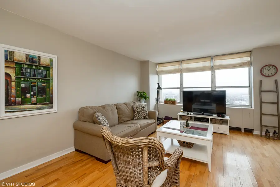 655 W Irving Park Road #2213, Chicago, IL 60613 - #3