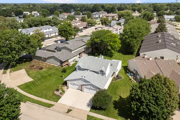 3968 Prairie Lane, Bettendorf, IA 52722