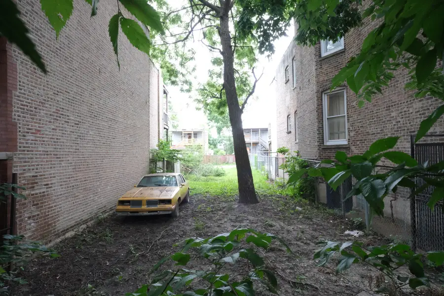 4037 W Wilcox Street, Chicago, IL 60624 - #3