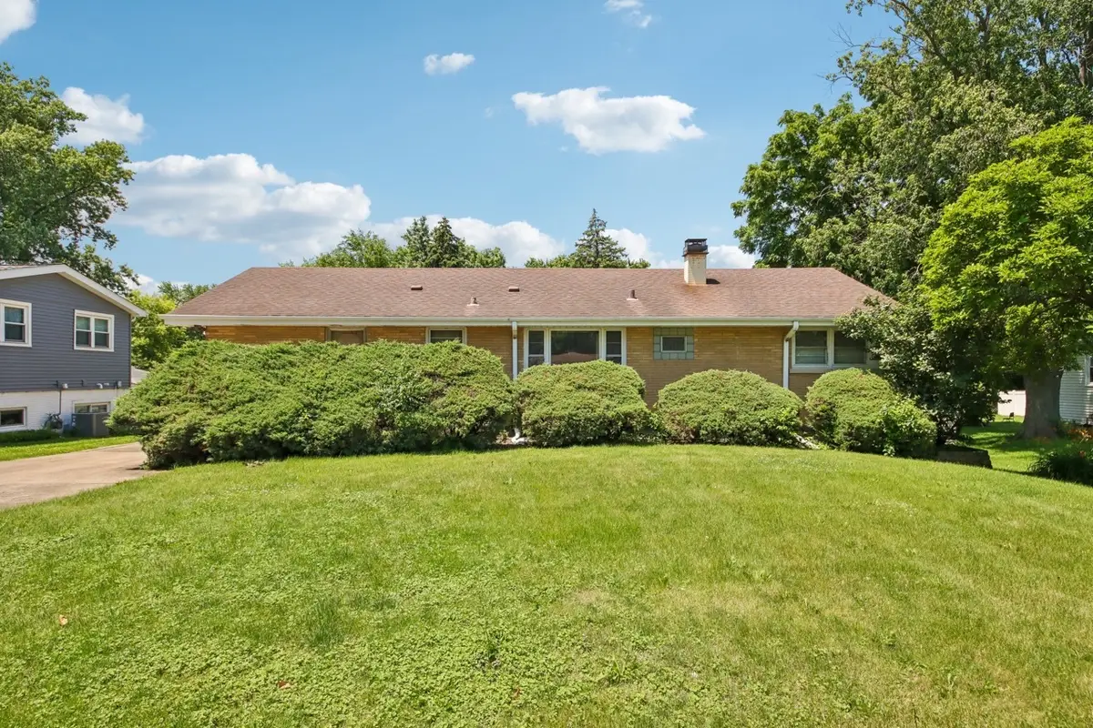 418 Highland Road, Willowbrook, IL 60527 - #1