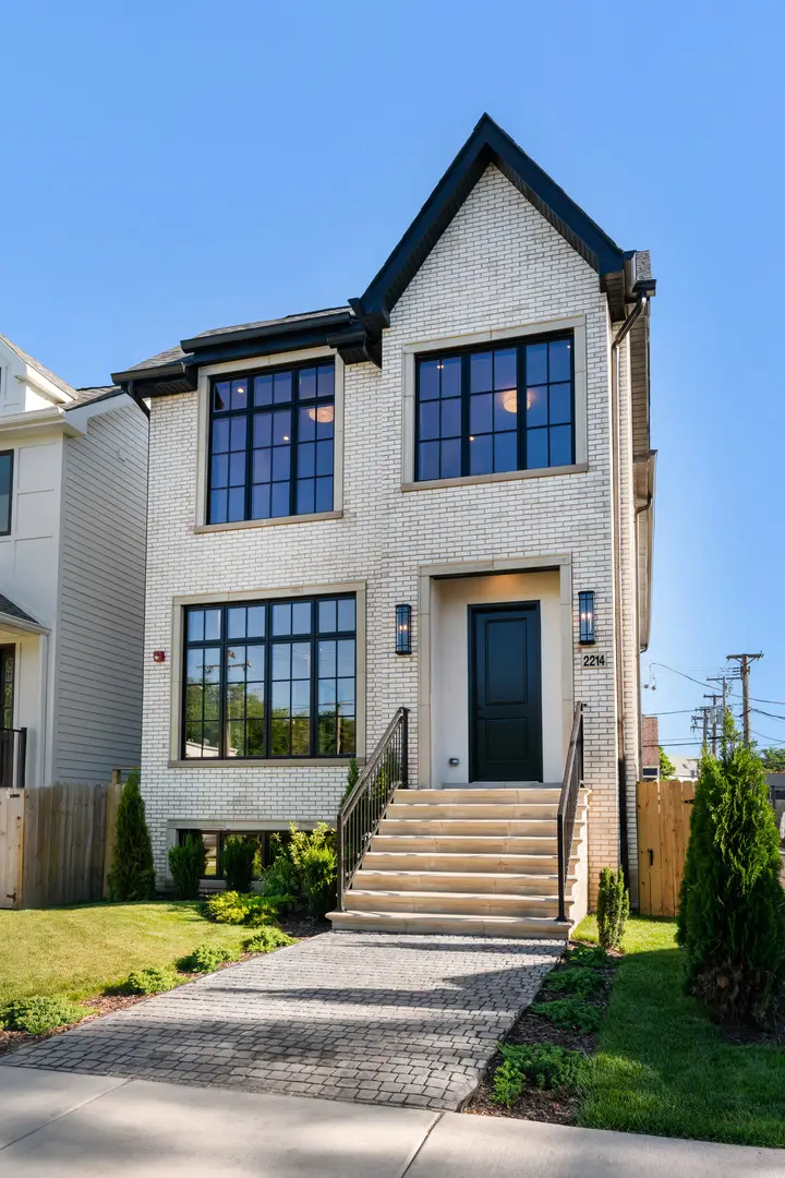 2214 W Oakdale Avenue, Chicago, IL 60618 - #2