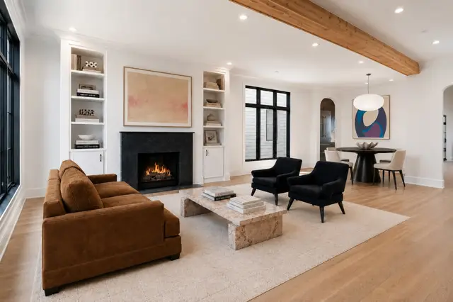 2214 W Oakdale Avenue, Chicago, IL 60618 - #3