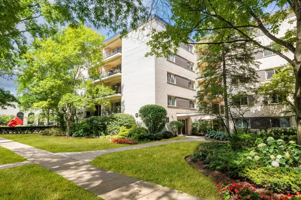 415 Franklin Avenue #2C, River Forest, IL 60305