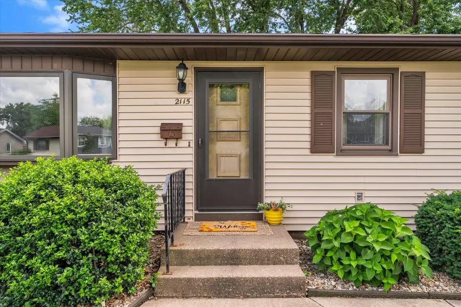 2115 W 34th Street, Davenport, IA 52806 - #2