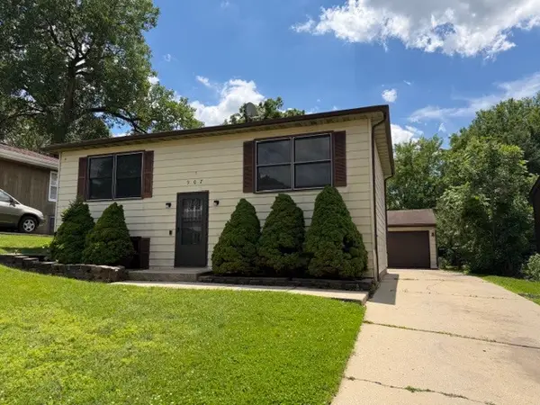 907 Houston Avenue, Elgin, IL 60120