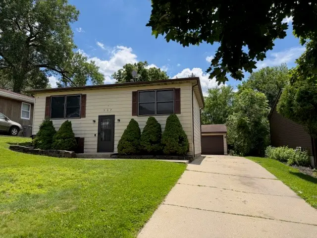 907 Houston Avenue, Elgin, IL 60120 - #3