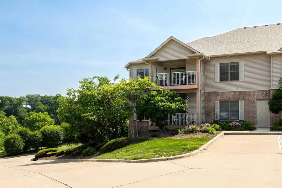 1237 Kimberly Road #1237, Bettendorf, IA 52722 - #2