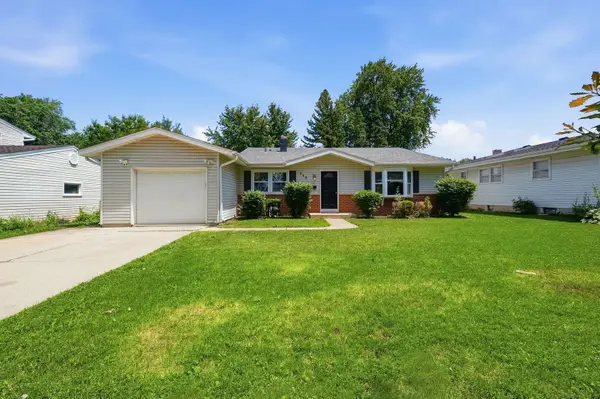 256 Walnut Drive, St. Charles, IL 60174