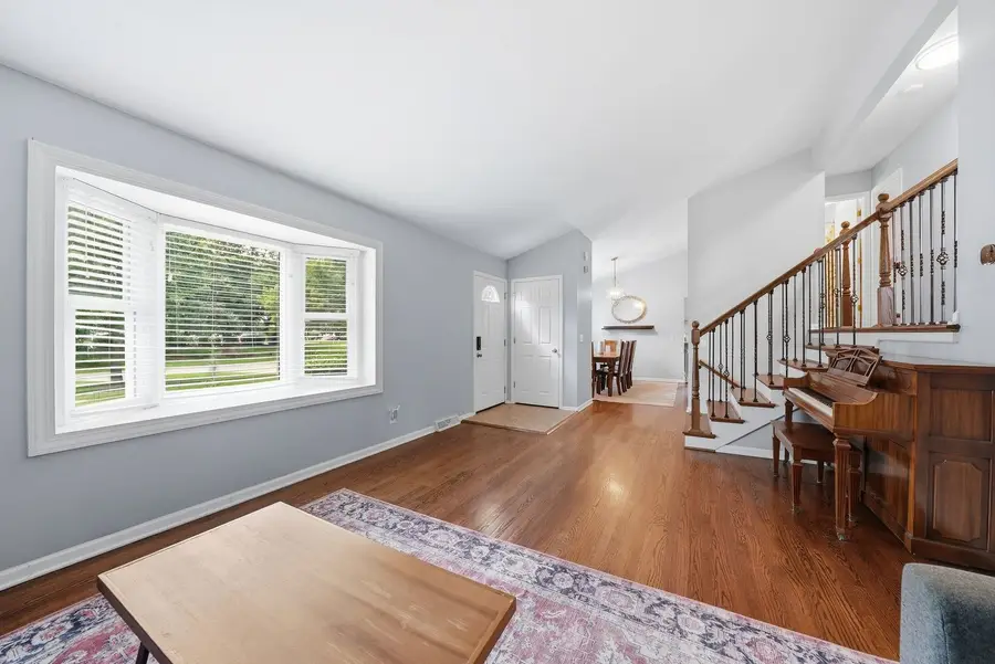 256 Walnut Drive, Saint Charles, IL 60174 - #3